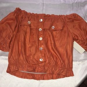 Derek heart off the shoulder